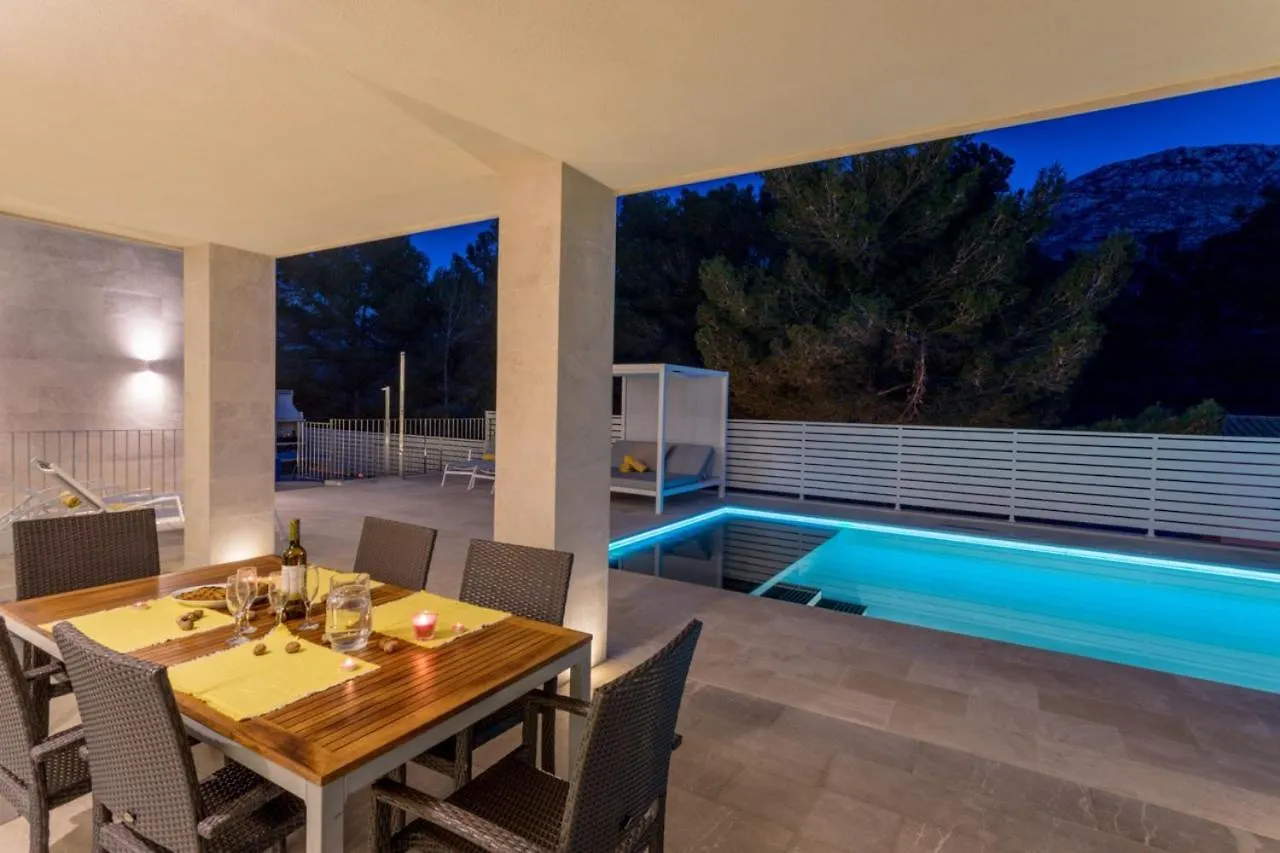 Villa Lesplendor Cala San Vicente  Spain